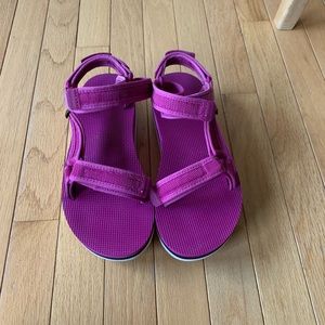 Teva flat form sandals size 7